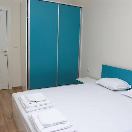 Mellia9 Apartmán Ravda